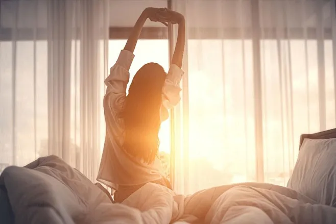 Morning light and relaxation habits supporting internal body clock
