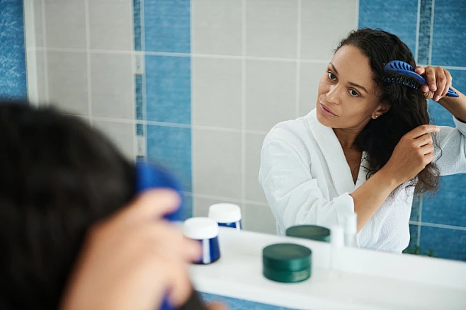 Curly Hair Care Products & Sleep Guide: Why Your Pillowcase Matters